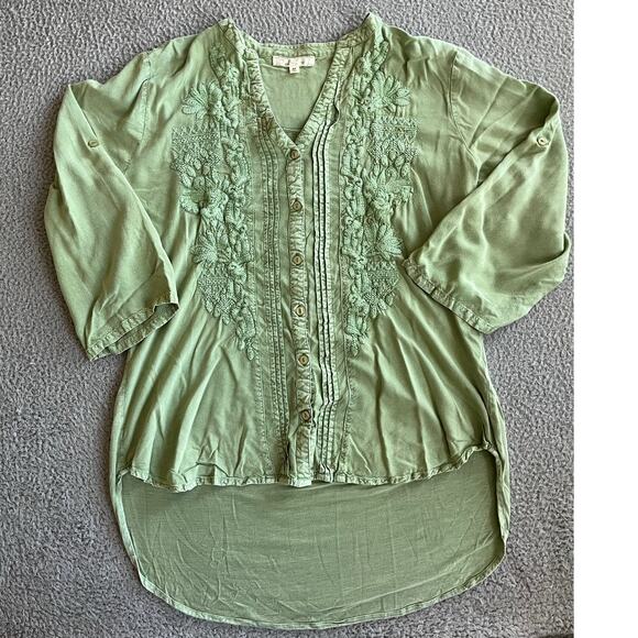 Solitaire Tops - Solitare Button Top Medium Floral Embroidery V-Neck Roll Tab Green Boho Fairy